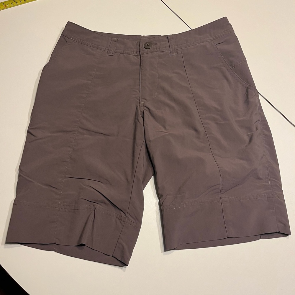 Patagonia women’s size 4 taupe brown Bermuda hiking shorts
